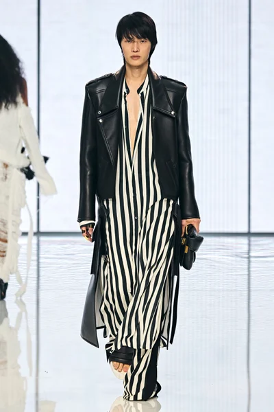Look 13